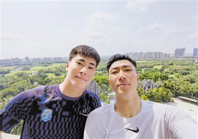 《顾浩明苏颜冰穿越小说》