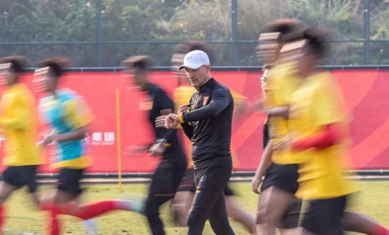 岳啊轻点我高潮了
