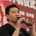 在ktv我被两个男人吃奶